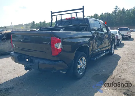 2019 Toyota Tundra 1794 5.7L V8 z USA, uszkodzony, nr VIN 5TFAY5F13KX810923